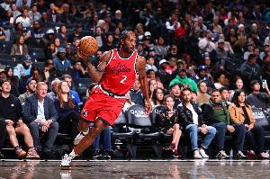 开云体育官网-莱昂纳德谈排名：我确实会看比赛 但无论对手是谁 赢球才是关键