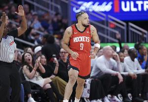 kaiyun-球队7人得分上双！狄龙：我们每天都在打磨技术 传导球也做得很好